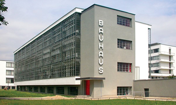 Khám Phá Thế Giới Phong Cách Thiết Kế Kiến Trúc: Từ Cổ Điển Đến Bauhaus
