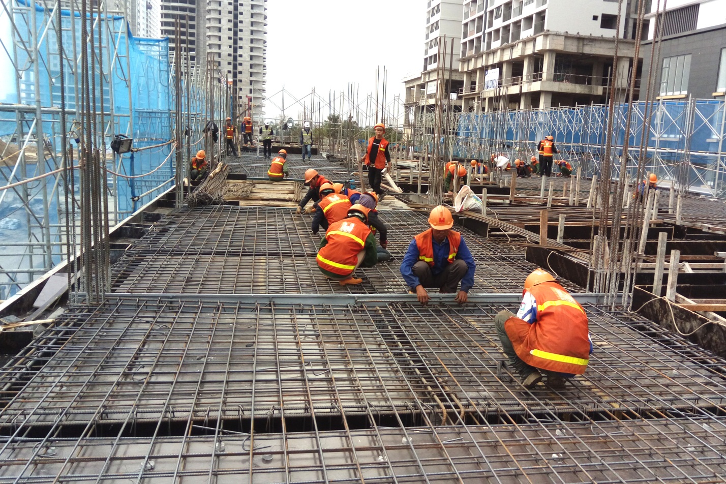 Chi Phí Cho Việc Lát Gạch và Sàn Nhà: Hướng Dẫn Chi Tiết Từ Trần Mạnh CLAMO